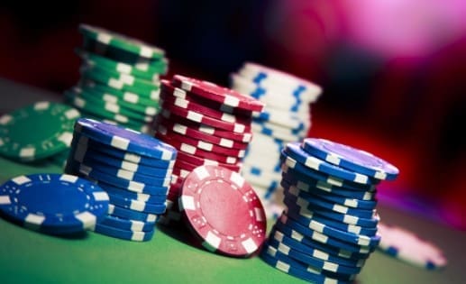 Casino Games Guide: Compare Classic Table Games, Online Casinos, Live Dealers and the History Behind Modern Gambling